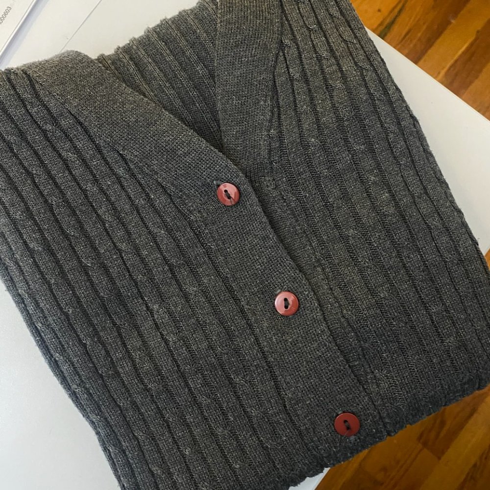 Gray Ribbed Knit Light Cardigan with burgundy buttons
